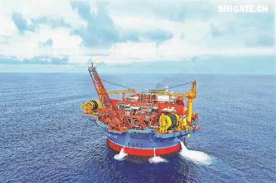 1月1日,国务院国资委新闻中心发布2024年度央企十大“超级工程”和央企十大“国之重器”,河钢集团舞钢公司参与研制的我国首个工业用途核能供汽项目“和气一号”和中俄东线天然气管道工程、中国南极秦岭站,我国自主设计建造的首艘大洋钻探船“梦想”号、亚洲首艘圆筒型海上油气加工厂“海葵一号”、我国自主研制的更大直径盾构机“江海号”分别入选。 2024年以来,舞钢公司深入落实“1127”工作规划,坚持“以客户需求为导向”,大力推进技术营销,奋力拓展市场;强化科技创新驱动,以填补国内市场空白为目标,研发更多具有舞钢特色的新产品,助力国家“超级工程”建设和“大国重器”制造。 1月1日,国务院国资委新闻中心发布2024年度央企十大“超级工程”和央企十大“国之重器”,河钢集团舞钢公司参与研制的我国首个工业用途核能供汽项目“和气一号”和中俄东线天然气管道工程、中国南极秦岭站,我国自主设计建造的首艘大洋钻探船“梦想”号、亚洲首艘圆筒型海上油气加工厂“海葵一号”、我国自主研制的更大直径盾构机“江海号”分别入选。 2024年以来,舞钢公司深入落实“1127”工作规划,坚持“以客户需求为导向”,大力推进技术营销,奋力拓展市场;强化科技创新驱动,以填补国内市场空白为目标,研发更多具有舞钢特色的新产品,助力国家“超级工程”建设和“大国重器”制造。