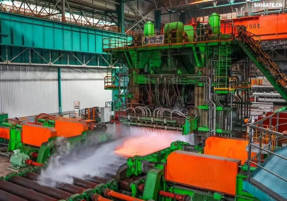 日前,河钢集团舞钢公司研发生产的大厚度32mm的高性能X70Q管线钢下线。该产品性能检验结果显示,各项性能指标均达到好水平,用于国内某LNG公共管廊项目建设。 日前,河钢集团舞钢公司研发生产的大厚度32mm的高性能X70Q管线钢下线。该产品性能检验结果显示,各项性能指标均达到好水平,用于国内某LNG公共管廊项目建设。